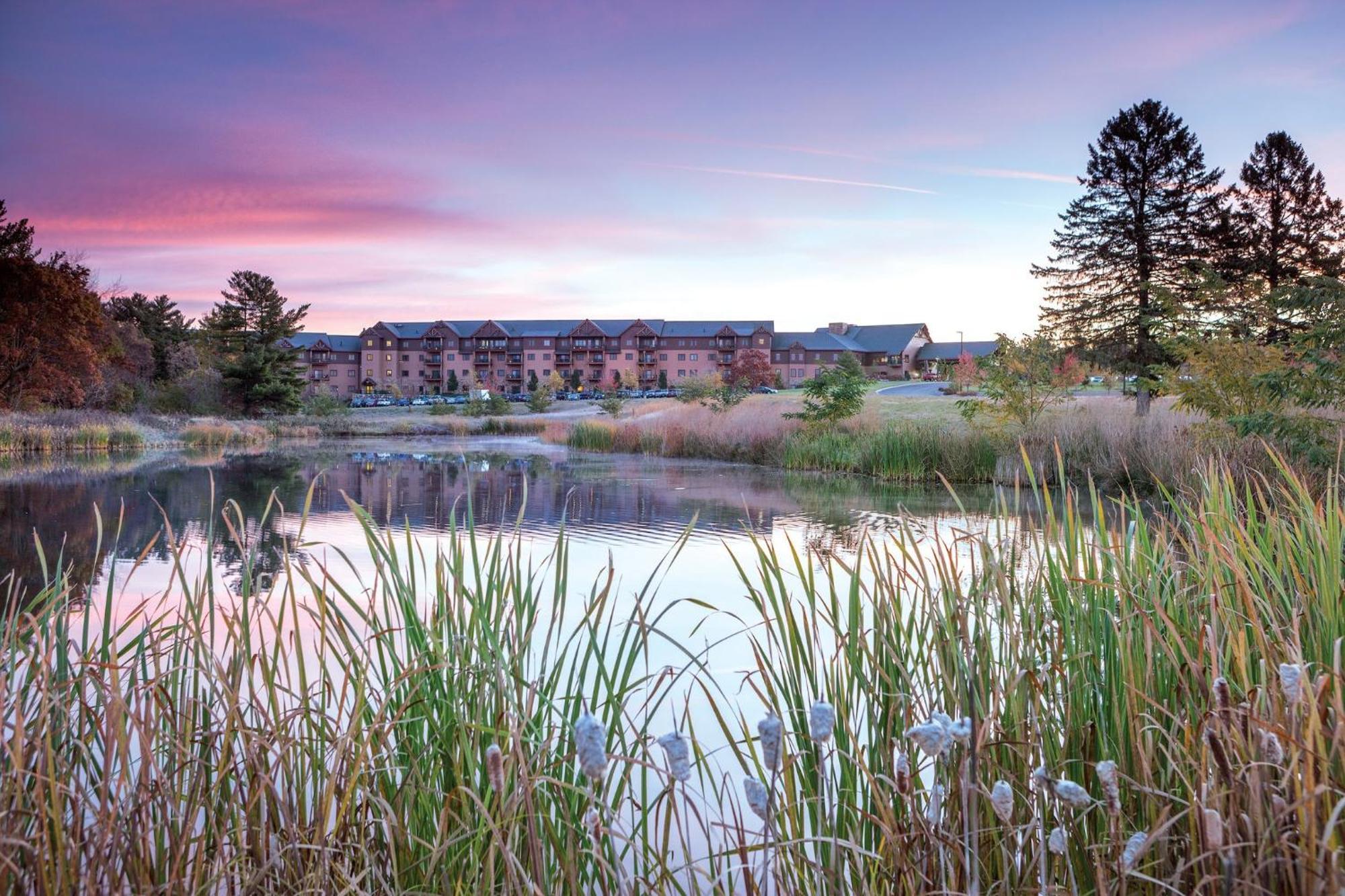 Club Wyndham Glacier Canyon Lake Delton Buitenkant foto