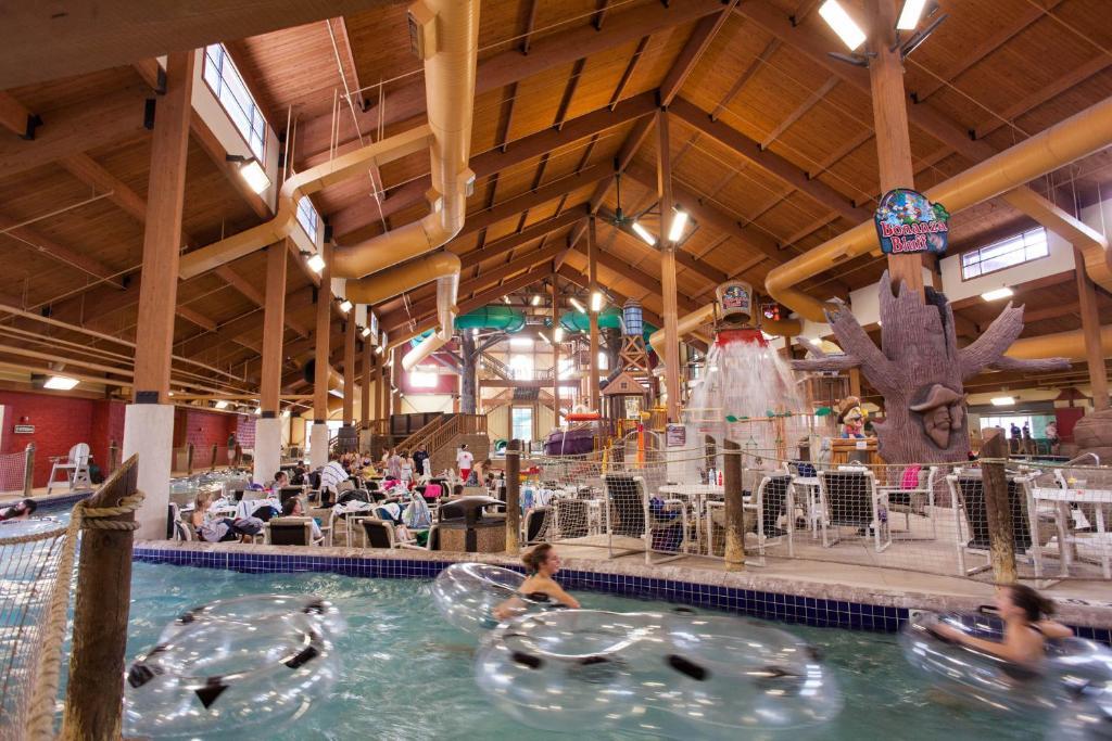 Club Wyndham Glacier Canyon Lake Delton Buitenkant foto