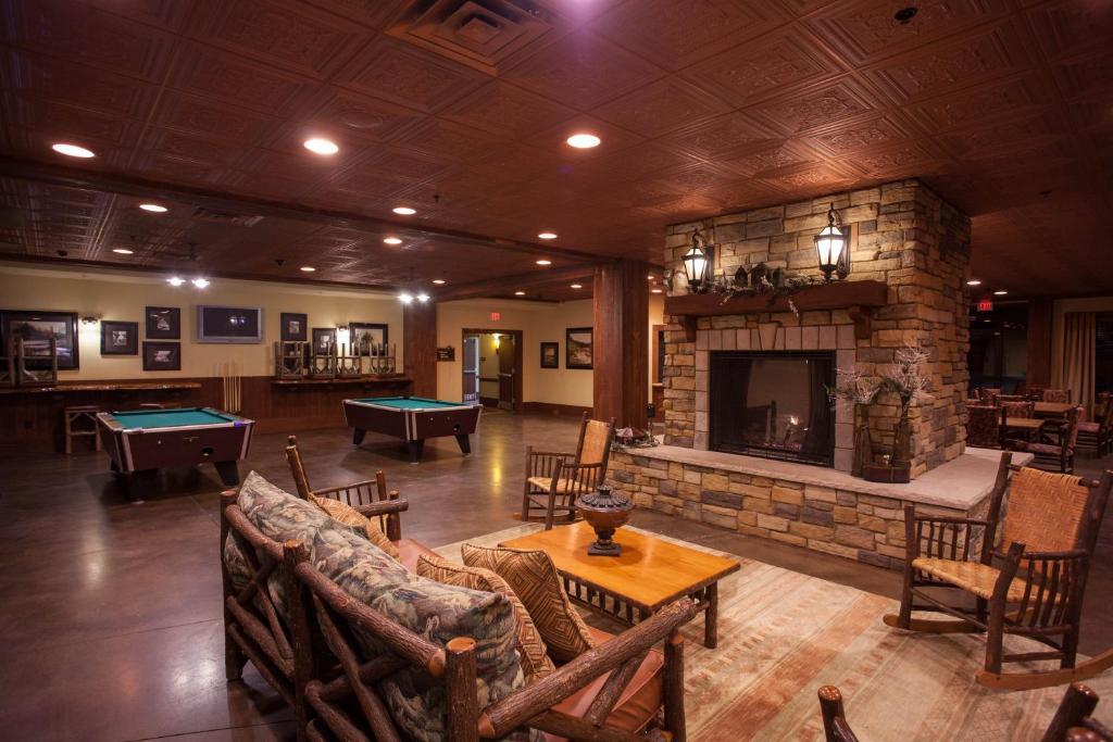 Club Wyndham Glacier Canyon Lake Delton Buitenkant foto